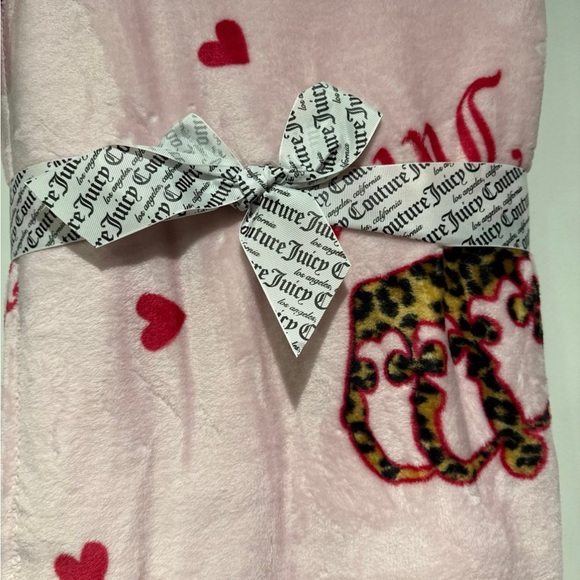 Juicy Couture Leopard Print Crown Pink Throw/Blanket